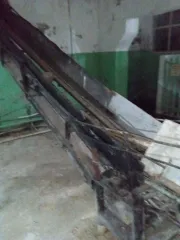 Оборудование тарного склада: Конвейер входящий, сушка, мойка, шкафы, приводы, шкаф управления, конвейер исходящий. Характеристики основных средств представлены на сайте ЕФРСБ в публикации об оценке №20167634 от 29.10.2025