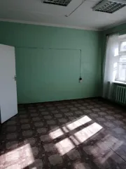 Земельный участок 623 кв.м и нежилое здание 368,8 кв.м, Архангельская область. Земельный участок площадью 623 кв.м, кадастровый номер 29:05:130109:5 (реестровый номер федерального имущества P11770003970), категория земель – земли населенных пунктов, вид разрешенного использования – для…