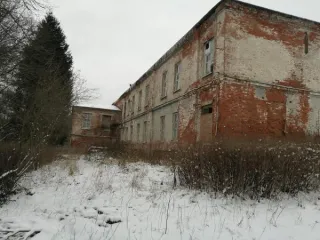 Нежилое здание 1319 кв.м, земельный участок 2173 кв.м, Московская область, Чехов, поселок Мещерское, улица Дубравная, строение 15м. Здание, назначение: нежилое, наименование: нежилое здание, площадь – 1319 кв. м., количество этажей, в том числе подземных этажей: 3, в том числе подземных 1, адрес…
