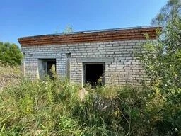 Нежилые здания: 
Коровник - 1 098,1 кв. м, кадастровый номер 67:03:1620101:512,
Сенной склад - 1 083 кв. м, кадастровый номер 67:03:1620101:391, 
Силосная траншея - 1 014,9 кв. м, кадастровый номер 67:03:1620101:514, 
Телятник - 628,9 кв. м, кадастровый номер 67:03:1620101:526,
Склад - 410,7…