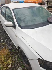 Skoda Rapid 2018 года, белый цвет, мощность 90 л.с., объем двигателя 1598 см³. VIN: XW8AG2NH5KK114050.