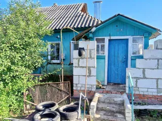 Доля дома 58,5 м² и участка 3000 м² в Курской области. 1/2 доля жилого дома, площадь 58,5 кв.м., назначение: Жилое помещение, количество этажей: 1, адрес (местонахождение): Россия, обл Курская, р-н Железногорский, с/с Михайловский, Ратманово, дом 39, кадастровый номер: 46:06:120901:263. Находится в…