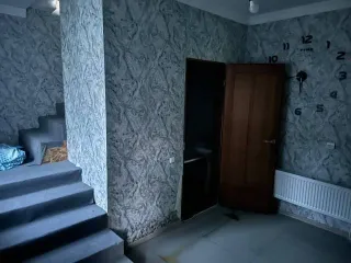 Дом 96,9 кв.м. и земельный участок 1000 кв.м. в Свердловской обл. Дом, площадью 96,9 кв.м., с кадастровым номером: 66:42:0201003:2799, расположенный на земельном участке, площадью 1 000 кв.м., с кадастровым номером: 66:42:0201003:1467, по адресу: Свердловская область, г. Заречный, кв-л Соловьиная…