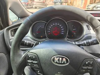 Kia Ceed 2013, 129 л.с., 247900 км, АКПП. Kia JD (CEE'D) 2013, VIN XWEHN812BD0002192. Пробег 247 тыс. Со слов собственника, технического обслуживания требует подвеска, в остальном удовлетворительном техническом состоянии. Более подробное техническое состояние выясняйте самостоятельно в ходе…