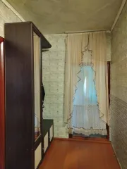 Жилой дом 70,9 кв.м и земельный участок 2450 кв.м, доли 1/4, Алтайский край. Жилой дом, площадь 70,9 кв.м., адрес (местонахождение): Россия, Алтайский край, р-н. Краснощёковский, с. Харлово, ул. Центральная, д. 26, кадастровый (условный) номер: 22:21:010028:197. Находится в долевой собственности…