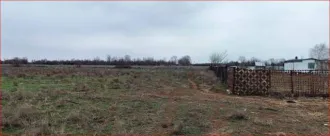 Земельный участок, площадь: 600кв.м., адрес (местонахождение): Российская Федерация, Астраханская область, м.р-н Наримановский, с.п. Волжский сельсовет, с. Верхнелебяжье, ул. Дачная, з/у 9, кадастровый номер: 30:08:040106:86 Ограничение прав и обременение объекта недвижимости: Ограничения прав на…