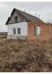 Доли дома и участков, 1561 кв.м, Кемеровская область. 1/4 доля дома и 1/4 доля земельного участка в Кемеровской обл., еще 1/4 доля дома и 1/4 доля земельного участка в Кемеровской обл., еще 1/4 доля земельного участка, площадью 1561 кв.м., назначение: Земли населенных пунктов, адрес…