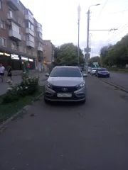 Lada XRAY 2021, Nissan Tiida 2011. Transportnoye sredstvo Lada (VAZ) XRAY, identifikatsionnyy nomer (VIN nomer): XTAGAB110M1379693, god vypuska: 2021 gos. nomer R412MS761. Transportnoye sredstvo Nissan Tiida, 2011 goda vypuska, VIN 3N1FCAC11UK546571. Oznakomleniye s imushchestvom dolzhnika, yego…