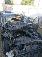 Hyundai Solaris 2015 года, черный цвет, VIN Z94CT41CBFR411778, ПТС 78ОМ175069, госномер Е076УН21. Производство Россия, двигатель бензиновый G4F2 №EW728030, мощность 107 л.с. (78 кВт), объем 1396 см³, экологический класс 4. Максимальная масса 1565 кг, масса без нагрузки 1160 кг. Автомобиль не на…