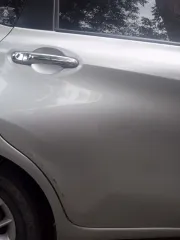 Nissan NOTE, 2015, Идентификационный номер (VIN номер): н/д, Год выпуска: 2015, Номер кузова: Е12498654, находится в залоге у АО "TBank". На имущество наложены ограничения в виде запрета на регистрационные действия. Недостатки: транспортное средство не на ходу; сломана автоматическая коробка…