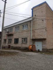 Объект аренды, площадь 174,9 кв. м., номер на поэтажном плане 2 этажа: 14-20, адрес: Российская Федерация, Карачаево-Черкесская Республика, г. Теберда, ул. Ленина, д. 40. Требуется текущий ремонт. Назначение нежилого помещения: Помещение свободного назначения, за исключением: почтовой и…