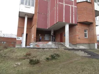 Жилое помещение площадью 41.9 кв. м, кадастровый номер 50:60:0000000:8473 по адресу Московская область, г. Пущино, мкр. Д, д. 12, кв. 41. Без осмотра, заняты третьими лицами по договору коммерческого найма, возможно зарегистрированы лица. Управляющий не гарантирует отсутствие ограничений во время…