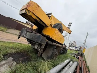 Специальный автокран МАЗ 5337, 2002 г.в., госномер К191МН75, цвет белая ночь, VIN: Y3M53370020038851. ПТС отсутствует.