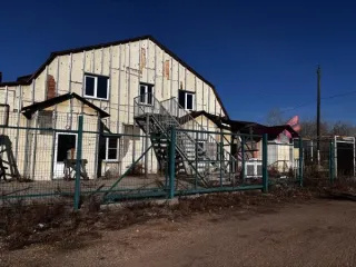 Объект незавершенного строительства для магазина продтоваров и кафе, 1 этаж, площадью 206.5 м². Степень готовности 4%. Кадастровый номер объекта: 75:22:160102:513. Расположен по адресу: Забайкальский край, Читинский район, с. Угдан, ул. 2-я Трактовая, д.3. Объект расположен на земельном участке…