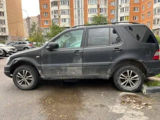 Mercedes-Benz ML320, 2000 Mercedes-Benz M-Класс, 2000 года, 218 лс, 354055 км, полный привод, АКПП, Легковой автомобиль, марка, модель: Mercedes-Benz ML320, VIN: 4JGAB54E5YA185990, категория тс – В, 2000 г.в., кузов: 4JGAB54E5YA185990, цвет кузова – черный, мощность двигателя, л.с. (кВт) – 218…