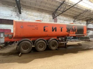 Полуприцеп цистерна ППЦ 30-0000010-01 САТ-110 2007, г/н АВ292521, VIN X9OPPZ30170006605, корпус оранжевого цвета.