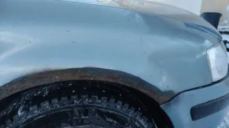 Volkswagen Passat 1998 года, цвет зеленый. VIN: WVWZZZ3BZWP405361, ПТС: 58 ММ 680275, госномер: С669АВ 58. Тип двигателя: бензиновый, номер: ADR412338, мощность 125 л.с. (91.9 кВт), объем 1781 куб. см. Кузов №: 405361, экологический класс: 01825, разрешенная максимальная масса 1350 кг. Техническое…