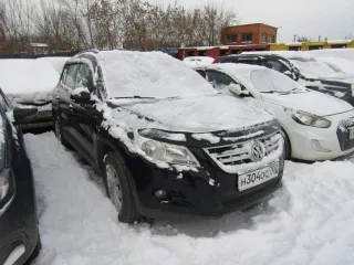 Volkswagen Tiguan, 2011 года выпуска, 150 л.с., пробег 161097 км. Автомобиль легковой, марка: Volkswagen, модель: Tiguan, VIN: XW8ZZZ5NZBG111785, гос. рег. номер: Н304ОС702, год изготовления: 2011.