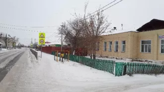 Здание, назначение: нежилое, площадь 255,8 кв.м., кадастровый номер 45:08:040226:80, в комплексе с земельным участком, площадь 1180 кв.м., кадастровый номер 45:08:040226:28 - Нежилое здание, кадастровый номер 45:08:040226:80, общей площадью – 255,8 кв.м., 1929 года постройки, количество этажей –…