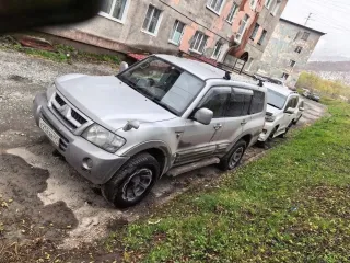 Mitsubishi Pajero, 1999. Транспортное средство: «Митсубиси Паджеро», 1999 г.в., (VIN) отсутствует, кузов № V75W0006096, находится в залоге у Трояновой Татьяны Анатольевны. На имущество наложены ограничения в виде запрета на регистрационные действия. Недостатки: порван тросик селектора. Ознакомление…