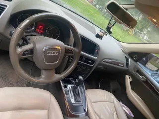 Audi Q5 2011 года выпуска, черный. VIN: WAUCFC8R3BA069274. Государственный регистрационный номер: О933МС29.