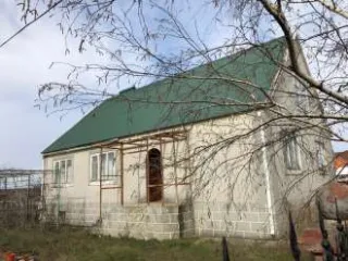 Жилой дом с пристройками, общая площадь 59,6 кв.м, кадастровый номер 23:16:1004001:445, расположен по адресу: Краснодарский край, Курганинский район, с. Урмия, ул. Почтовая, д. 99. Земельный участок категории земли населенных пунктов, разрешенное использование для ведения личного подсобного…
