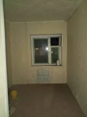 Квартира однокомнатная комната в общежитии, адрес: Ставропольский край, г. Ставрополь, пл. Орджоникидзе, дом 2, пом. 32б, кадастровый номер 26:12:030406:258, площадь 12,2 кв. м.