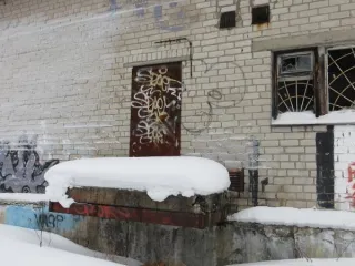 Земельный участок 4153 кв.м, нежилое здание 929,4 кв.м, Архангельская область. Земельный участок площадью 4153 кв.м, кадастровый номер 29:22:020201:21, с расположенными на нем объектами недвижимости: нежилое здание (здание столовой) площадью 929,4 кв.м, кадастровый номер 29:22:020201:41, сооружение…