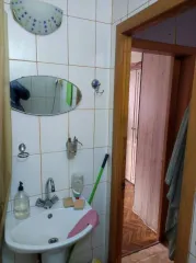 Квартира 18.4 кв.м, Екатеринбург, назначение: жилое, этаж: 3, адрес: ул. Таганская, д. 6а, кв. 70, кадастровый номер: 66:41:0108090:3305. Находится в долевой собственности, размер доли: 1/2.