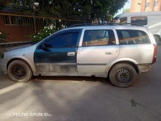 Opel Astra G Caravan 2003 года, государственный номер А794АХ/180 регион, VIN W0L0TGF3542014488. В комплекте ключ от автомобиля и свидетельство о регистрации. Имеет признаки эксплуатации, видимые дефекты и механические повреждения, возможны скрытые повреждения и дефекты.