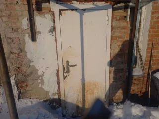 2/4 доли в праве собственности на жилое помещение площадью 61,4 кв.м, кадастровый номер 42:26:0301002:3949, расположенное по адресу: Кемеровская область, г. Ленинск-Кузнецкий, пер. Павленко, д. 36, кв. 1.