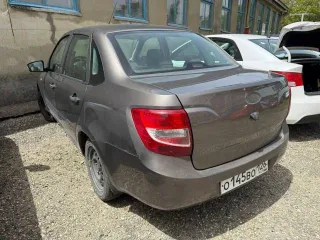 Автомобиль LADA 219010 GRANTA, 2015 г.в., VIN XTA219010F0367742, цвет золотисто-коричневый. Имущество обременено залогом.