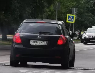лот № 1 – автомобиль марки kia ed  ceed , 2008 года выпуска, vin: xweff242280001946, государственный регистрационный знак: х807ву199.   автомобиль марки kia ed  ceed , 2008 года выпуска, vin: xweff242280001946, государственный регистрационный знак: х807ву199. сведения о дефектах: требуется мойка…