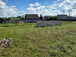 Жилой дом, адрес Россия, Республика Мордовия, Ельниковский район, с.Ельники, ул.Девятаева, д.5, площадь 136,6 кв.м., общая долевая собственность 1/5, кадастровый номер 13:07:0104008:1218. Сооружение (хоз.помещение), адрес Россия, Республика Мордовия, Ельниковский район, с.Ельники, ул.Девятаева…