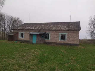 Нежилое здание (кадастровый номер 18:21:057001:217) и земельный участок под зданием (кадастровый номер  18:21:057002:186) нежилое здание  с кадастровым номером 18:21:057001:217, площадью 143,3 кв. м, расположенное по адресу: Российская Федерация, Удмуртская Республика, м.о. Увинский район, д…