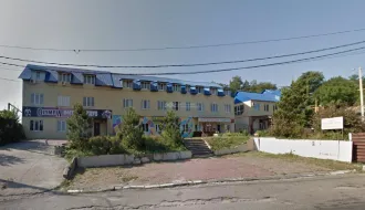 Гостиничный комплекс в г. Туапсе, Краснодарский край, 746,6 кв.м, магазин с автосервисом 226,5 кв.м, право аренды земли. Состав: нежилое здание - гостиница со встроенным кафе, 746,6 кв.м, КН 23:51:0302008:432, 3 этажа; нежилое здание - магазин с автосервисом, 226,5 кв.м, КН 23:51:0302008:431, 2…