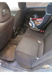 Легковой автомобиль Mitsubishi Lancer 1.3 2006 года, VIN: JMBSNCS1A7U001426. Задний бампер имеет трещину у багажника, катафотик на заднем разбит. Передние фары помутнели. Арки и пороги имеют цветение. Притертость переднего бампера. Требуется замена масла.