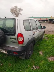 Chevrolet Niva 2018, 79.6 лс, 75300 км, полный привод. Автомобиль Шевроле Нива 212300-55, VIN X9L212300K0679785, тип легковые, категория В, цвет кузова светло-серебристый металлик, 2018 года выпуска, мощность двигателя: 79,6 л.с., 58,5 кВт, показания одометра – 75300 км., дефекты по кузову…