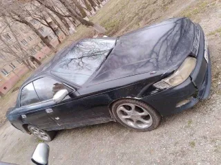 Toyota Mark II 1985 года, черный цвет. Модель двигателя: 1G, бензиновый, номер 6299922, мощность 135 л.с. (99 кВт), рабочий объем 1988 см³. Кузов № GX906653696. ПТС: 25 РСМ 647442, госномер У 470 АХ 125. Страна изготовитель: Япония. Технически допустимая максимальная масса 1565 кг, масса в…