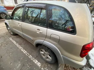 Toyota RAV 4, 2004 легковой автомобиль марки TOYOTA модели RAV 4, год выпуска 2004, идентификационный номер (VIN) JTEHH20V400306987, запрос на электронную почту info@suhanov74.ru, адрес местонахождения г. Москва ул. Перовская, д. 50к5