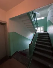 1/2 доли квартиры, 42,4 м², Архангельская область, доля вправе 1/2, площадью 42,4 кв. м, расположенная по адресу: Архангельская обл., г. Архангельск, ул. Тимме Я., д. 21 к. 1, кв. 71, с кадастровым номером: 29:22:040613:1009, являющееся предметом залога ПАО Сбербанк.