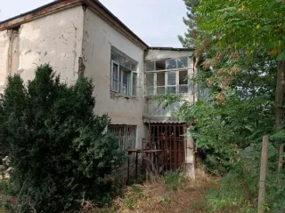 Земельный участок 2204.2 кв.м и административное здание Ахтынский район Республика Дагестан Земельный участок с кадастровым номером 05:22:000001:12535, с расположенным на нем объектом недвижимого имущества - Административное здание с КН 05:22:000001:8456, по адресу: Республика Дагестан, р-н…