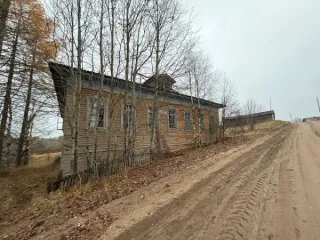 Нежилое здание 198.6 кв.м, Архангельская область. Одноэтажное здание, материал стен - деревянные, общая площадь 198,6 кв. м., год завершения строительства – 1960, кадастровый номер 29:14:140801:591, адрес: Российская Федерация, Архангельская область, Пинежский муниципальный округ, д. Цимола, д…