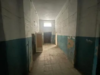 Нежилое помещение 177.4 кв.м в Челябинской области, г. Златоуст, ул. им. Карла Маркса, д. 45. Назначение: нежилое, площадь: 177,4 кв. метра, этаж: 1, кадастровый номер: 74:25:0308201:1370. Год ввода в эксплуатацию: 1957.