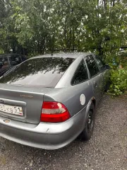 Автомобиль Opel Vectra серебристого цвета, государственный регистрационный знак Н985КВ51. VIN: W0L000038T5229878, 1996 года выпуска. Брелок с ключом, Паспорт ТС 78 ТВ 040677, Свидетельство о регистрации ТС 51 30 № 763888 в наличии. Техническое состояние и работоспособность не проверялась…