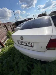Volkswagen Polo 2013 года, 105 лс, идентификационный номер (VIN): XW8ZZZ61ZEG015531, ГРЗ: М535ОА72, сломана ручка открытия капота, пробег неизвестен, имеются многочисленные сколы, царапины и ржавчина по кузову.