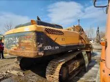 Экскаватор гусеничный Hyundai R300LC-9SH, заводской номер HHKHZ808LE0000183, 2014 год выпуска, госномер 58 УЕ 9248 (63 СВ 9366). Экскаватор гусеничный Hyundai R300LC-9S, заводской номер HHKHZ810LE0001178, 2014 год выпуска, госномер 58 УЕ 9241 (63 СВ 9362). Трактор ДТ-75 ДЕРС2 с буровой установкой…
