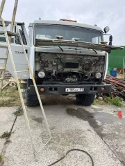 Камаз 4310, 1992 г.в., г/н В185ЕС 89, VIN КАБ43100031867556. Согласно акта осмотра, автомобиль не заводится, отсутствует АКБ, не работает КПП.