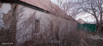 Доля ¼ жилого дома 47,3 м² с участком 2300 м², Ростовская обл. ¼ в праве собственности на жилое здание, общей площадью 47.3 кв.м., кадастровый номер: 61:18:0030201:328, расположенного на земельном участке, общей площадью 2300 кв.м., кадастровый номер 61:18:0030201:32, категория земель - Земли…