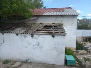 Нежилое здание 59.3 м², Республика Крым, Ленинский район, село Приозерное, улица Школьная, здание 125Б. Кадастровый номер 90:07:230101:84. Общая площадь 59.3 м², один этаж, подземных этажей нет. Материал наружных стен — из прочих материалов. Назначение — нежилое. Год ввода в эксплуатацию не указан…